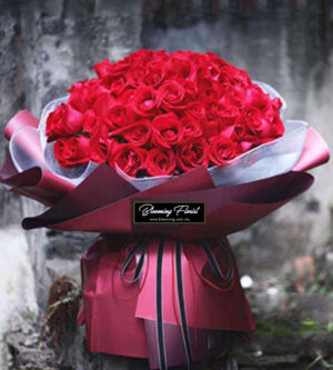 100 roses hand bouquet