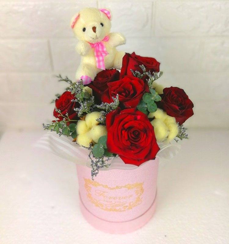 Red rose with Cute Teddy
