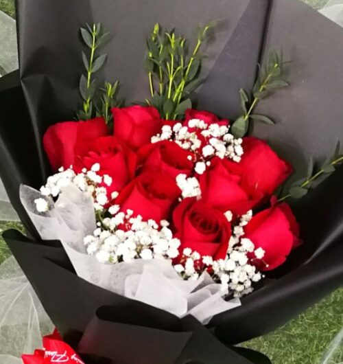 red roses bouquet