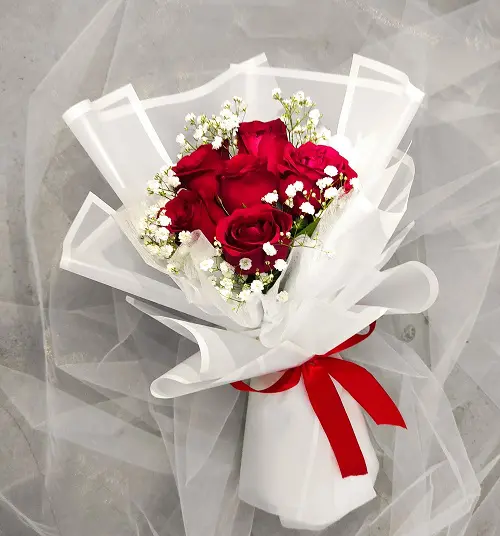 Red Roses Valentines Day Kuala Lumpur | Classic Red Roses With Baby Breath  Hand Bouquet | Blooming Florist