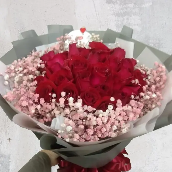 ROSES AND BABY-BREATH BOUQUET