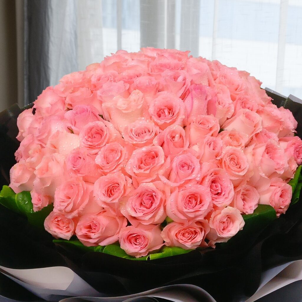 100 pink roses hand bouquet delivery