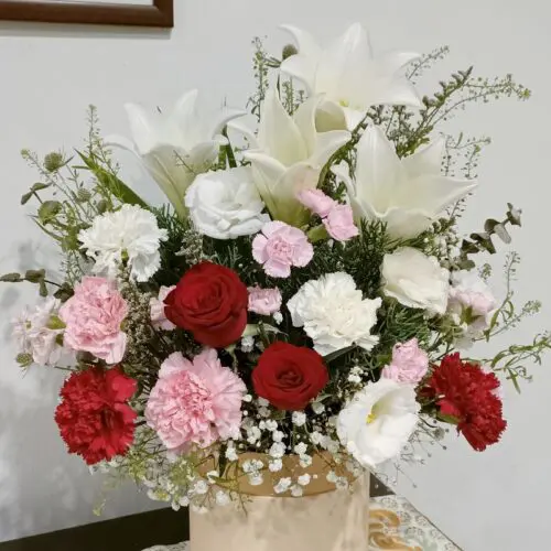 Fresh Roses, carnation and lilies - Blooming Florist